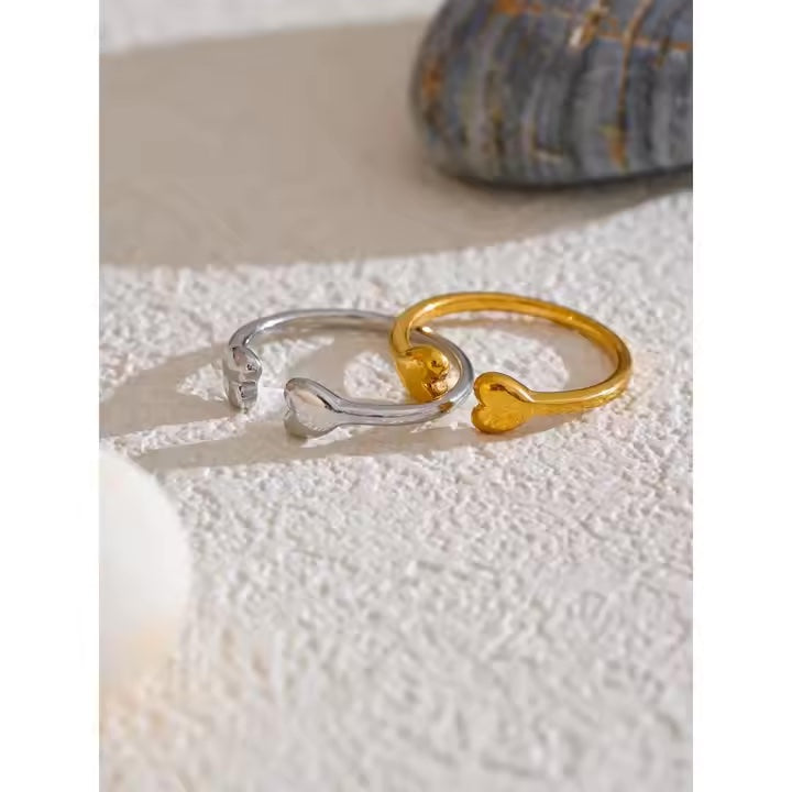 Dainty Heart Ring