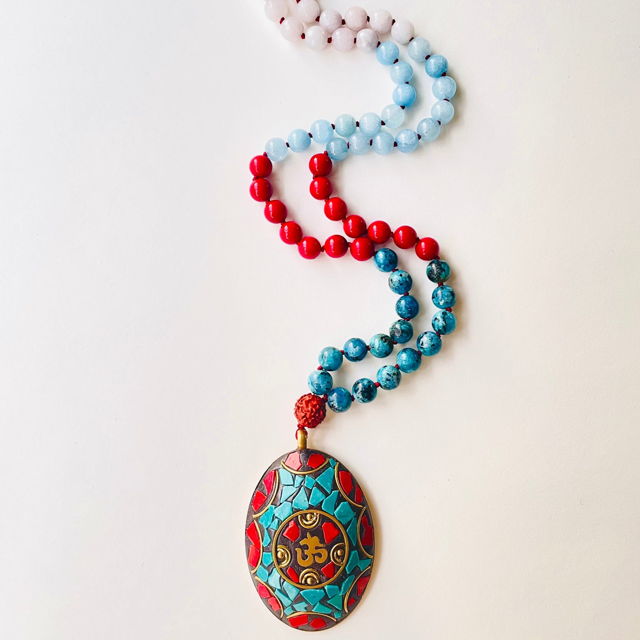 Divination_Necklace on white background