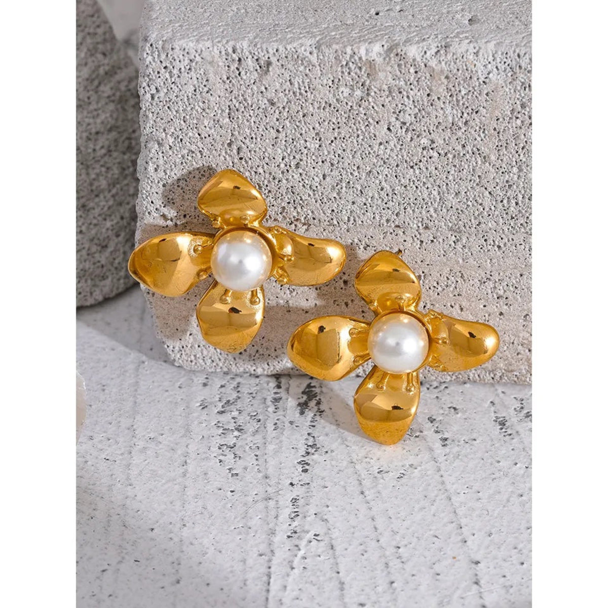 Flower Pearl Earrings